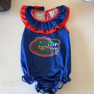 FLORIDA GATORS BLUE SLEEVELESS RUFFLE ONESIE LOGO BODYSUIT
